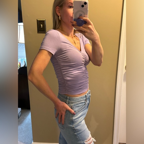 Forever 21 Ruched Top in Lavender BNWT - Picture 3 of 6